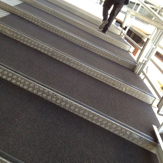 Producto Alfombra de Entrada Master Trax™ elegante y resistente en la categoría Alfombras de Entrada en Alfombras Website