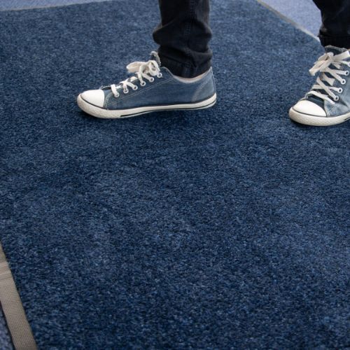 Producto Stylist Jaspeada, atrapa suciedad y humedad en la categoría Alfombras recicladas en Alfombras Website