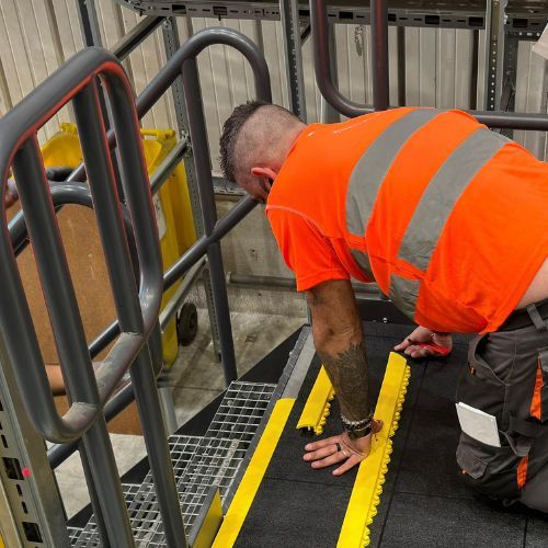 Producto Loseta Modular Ergonómica Cushion Ease Solid™ en la categoría Alfombras industriales en Alfombras Website