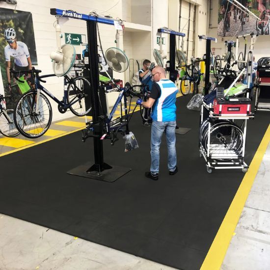 Producto Loseta Modular Ergonómica Cushion Ease Solid™ logística, automoción, retail, sector alimentario en la categoría Alfombras Antifatiga en Alfombras Website