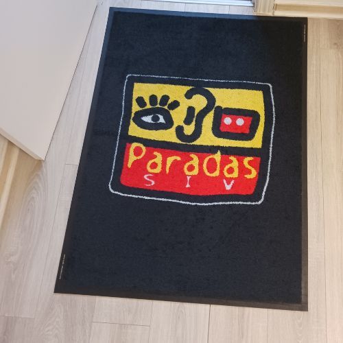 Producto Felpudo personalizado Logovisión calidad superior impresa en HD en la categoría Felpudos personalizados a medida en Alfombras Website