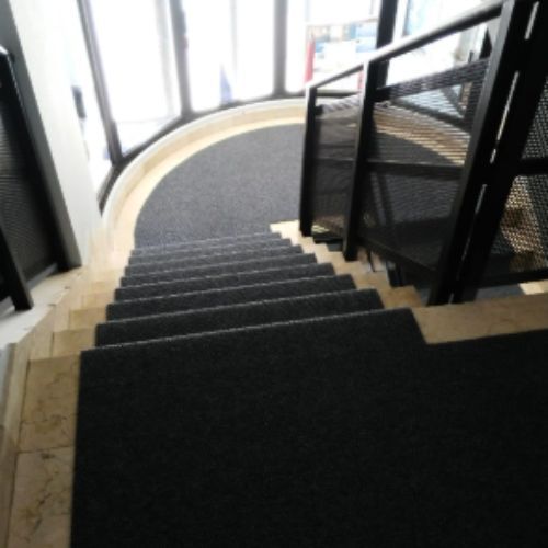 Producto Felpudo para portales y escaleras 103 Master Trax Lite™ en la categoría Alfombras para escaleras en Alfombras Website