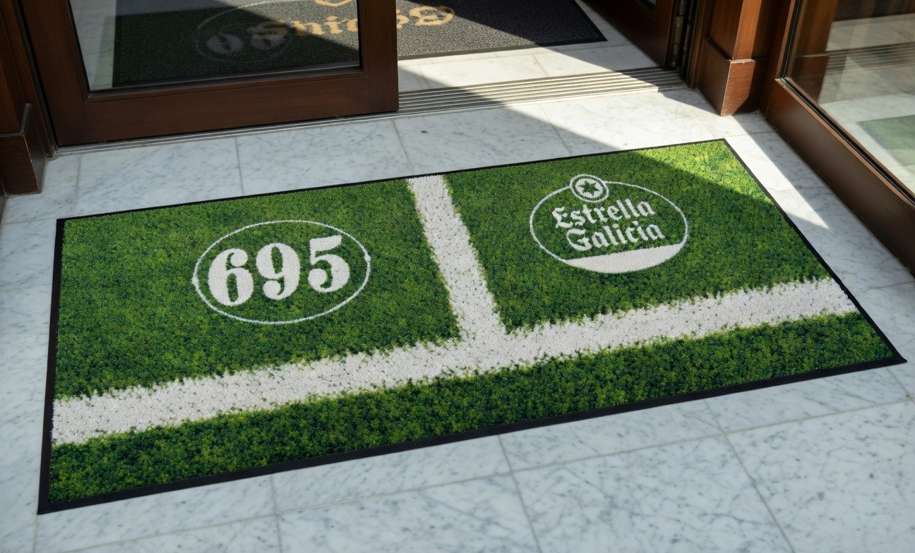 alfombra con logo