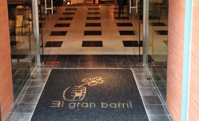 alfombra con logotipo personalizado