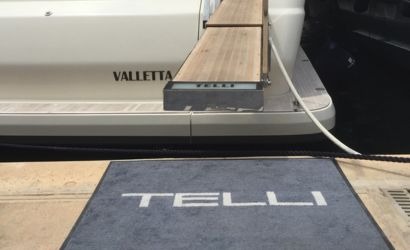 alfombra con logo para muelle